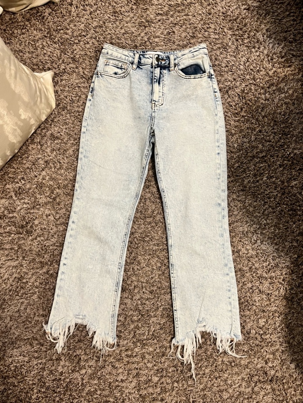 High-Rise Light Wash Cropped Jeans with Frayed Hem